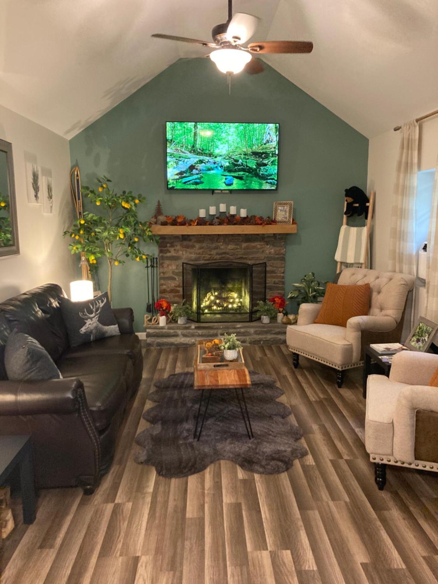 Peaceful Seasonal Wooded Close To Everything Villa